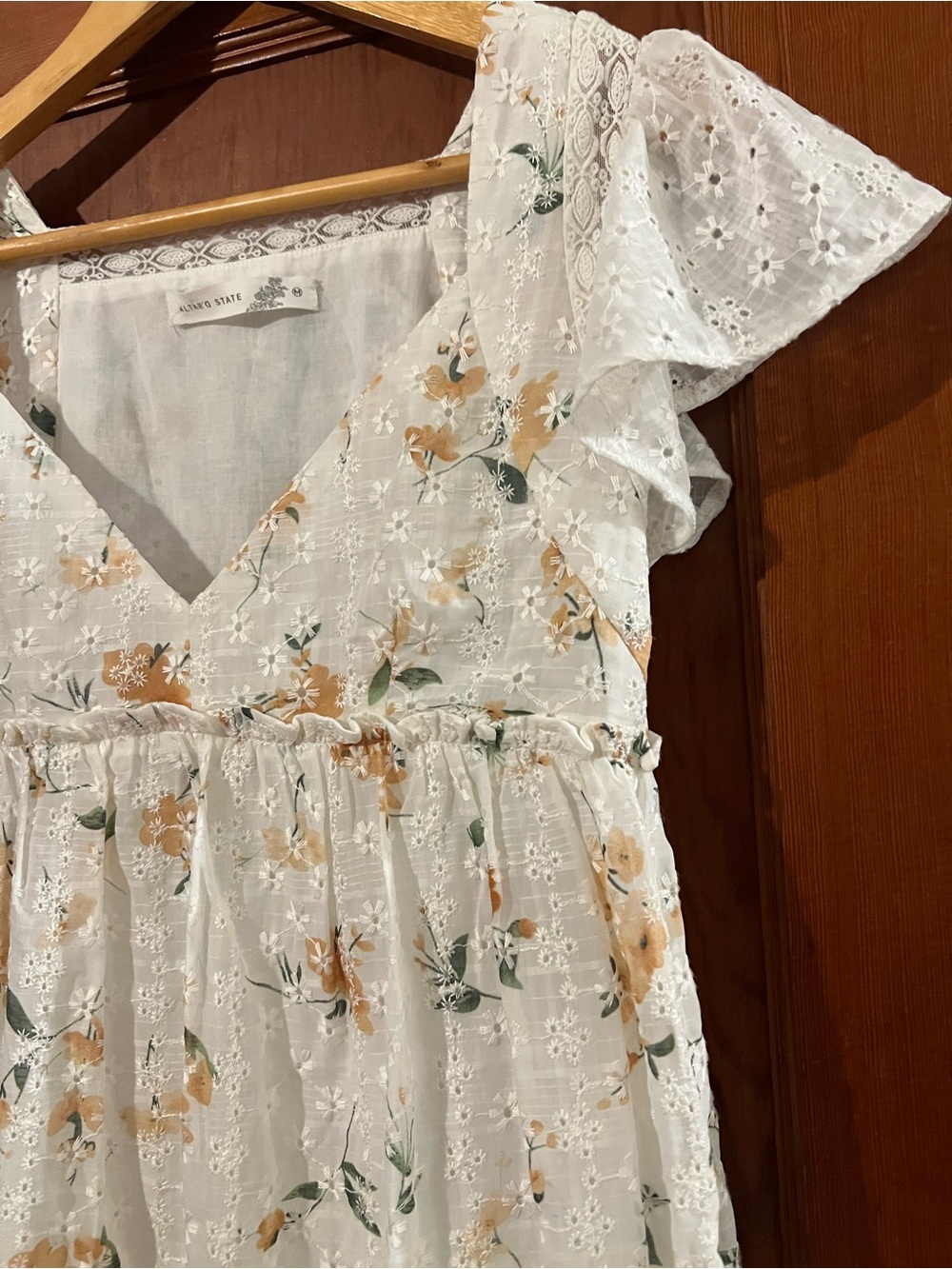 Altar’d State White Eyelet Floral Flutter Sleeve Mini Dress Size M Cottagecore - Picture 4 of 8